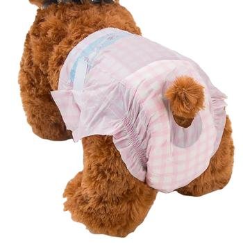 男性用おむつを着用した犬の後ろ姿